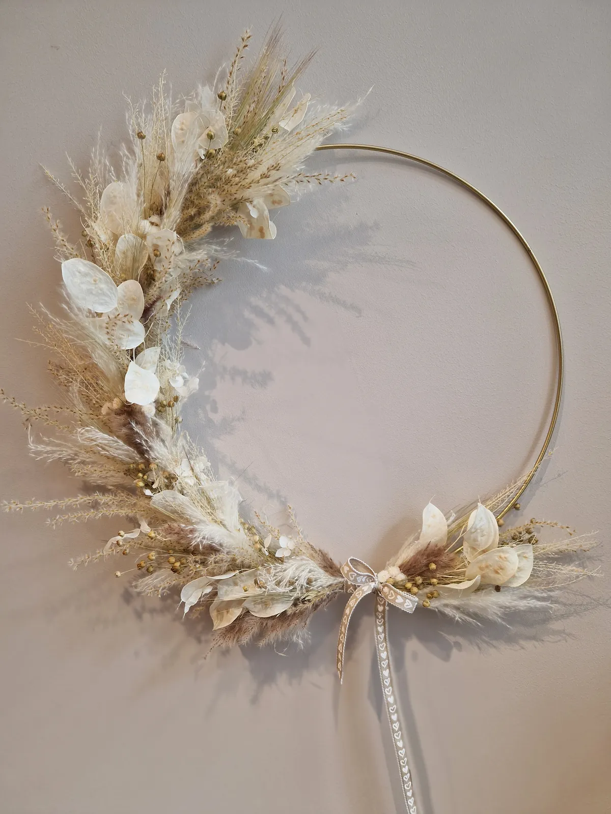 Couronne en fleurs séchées ton beige