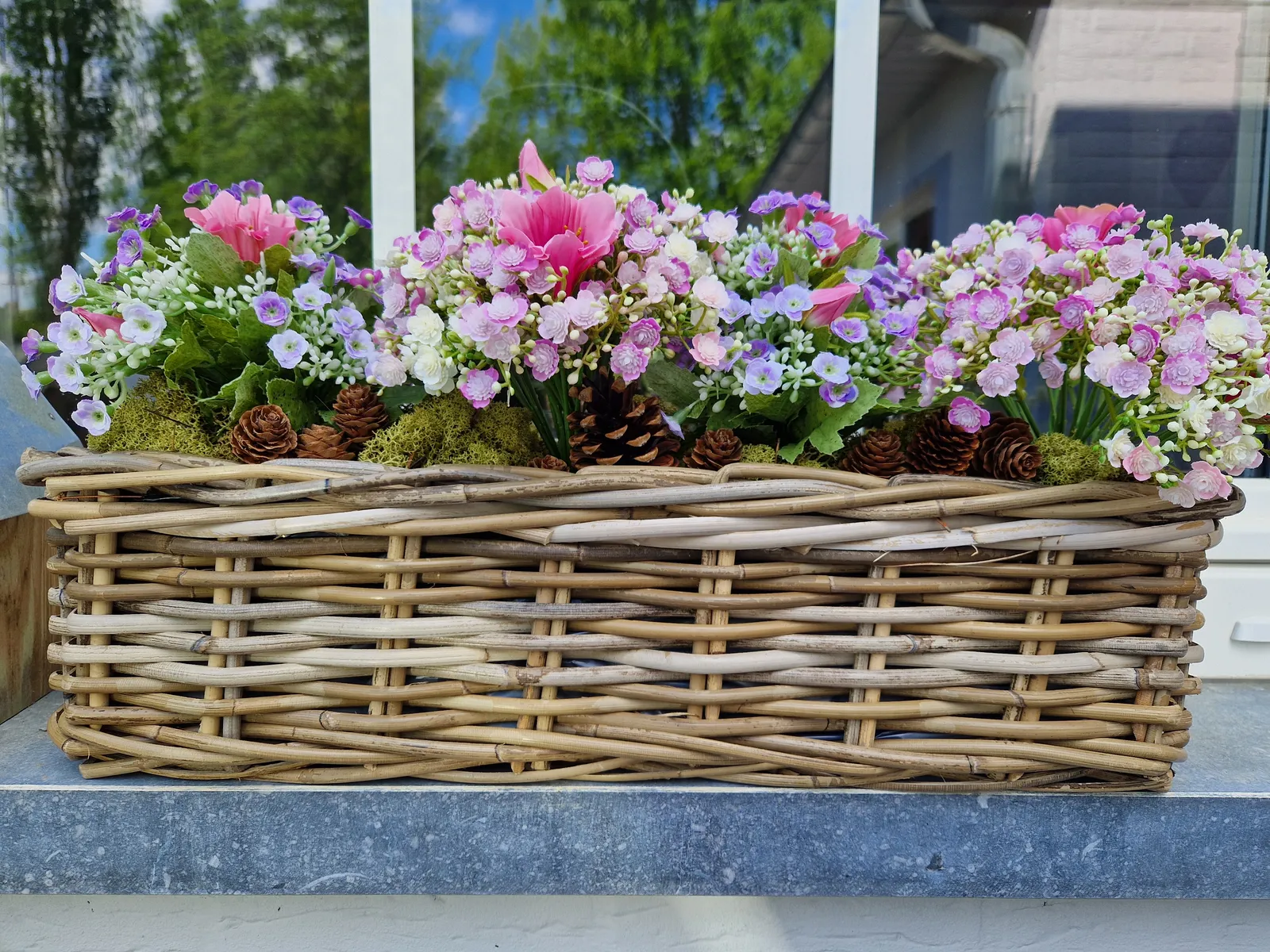 Jardinière fleurie pour rebord de fenêtre