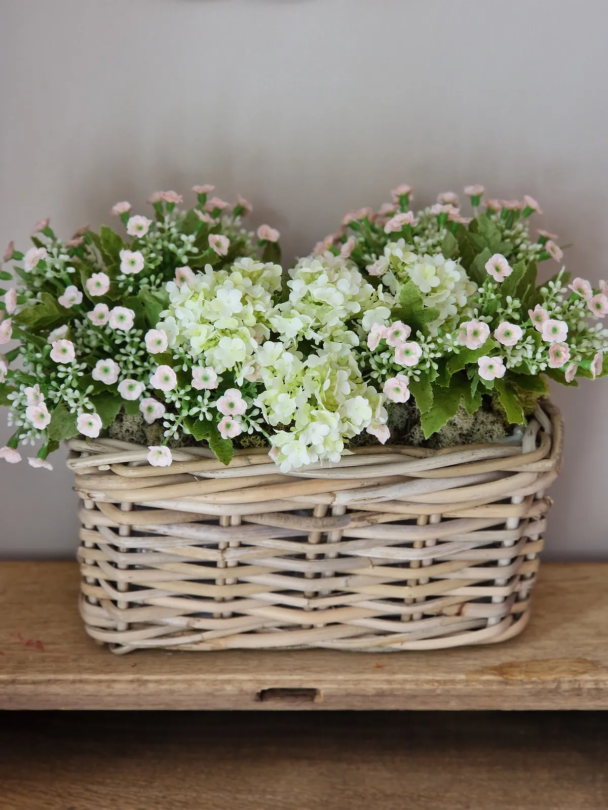 Jardinière fleurie pour rebord de fenêtre