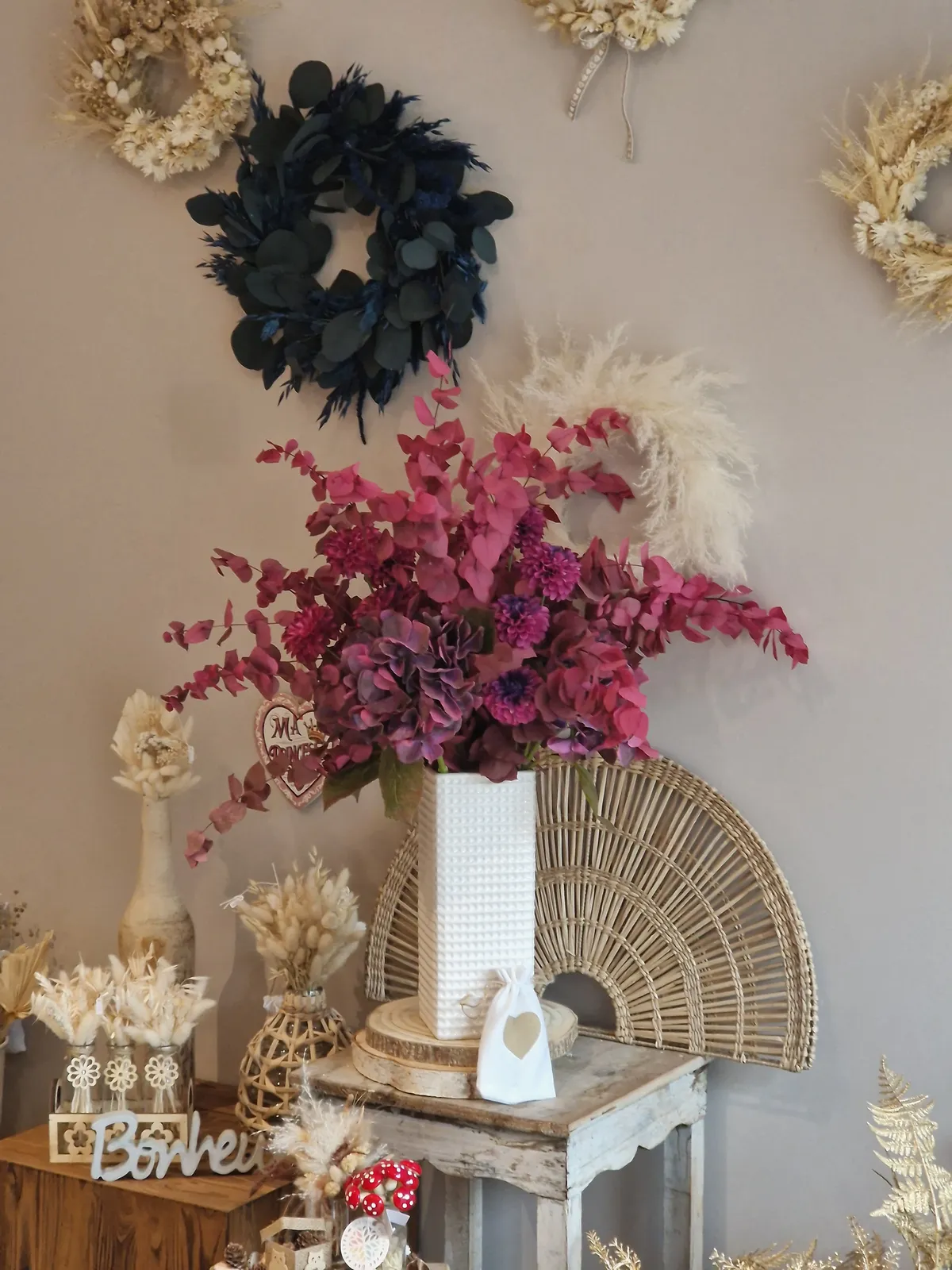 Arrangement séché fuchsia en vase