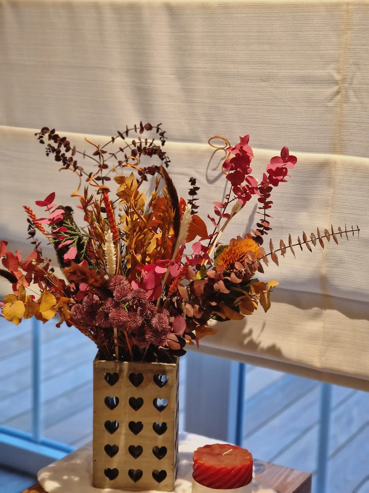 Composition séchée automnale en vase cœur