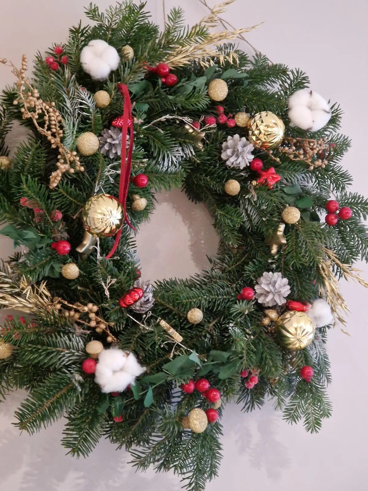 Couronne de Noël sapin, rouge et or