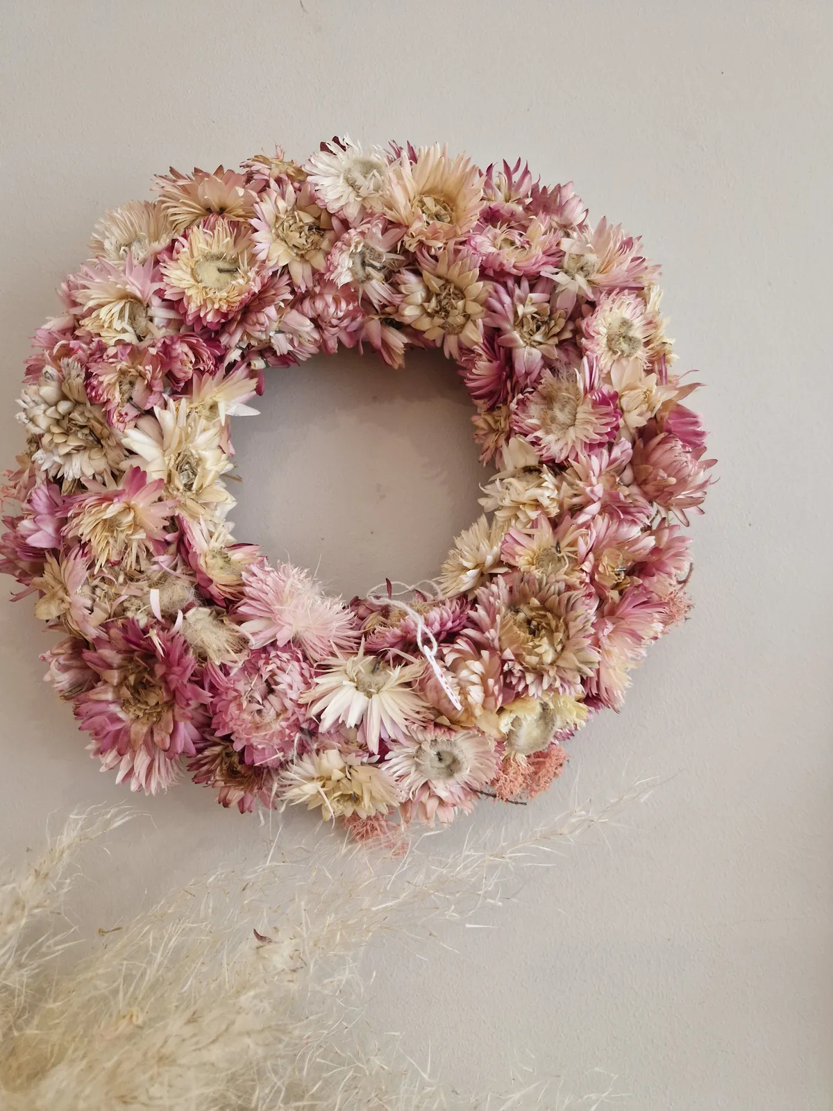 Couronne de fleurs séchées roses