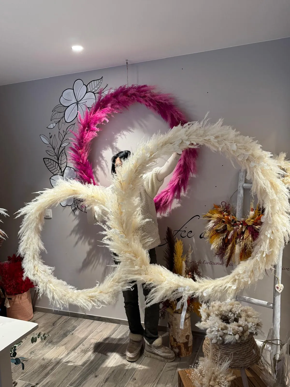 Couronne de 1m & de 80cm de diamètre (la rose: murale) & (les beiges: recto-verso)