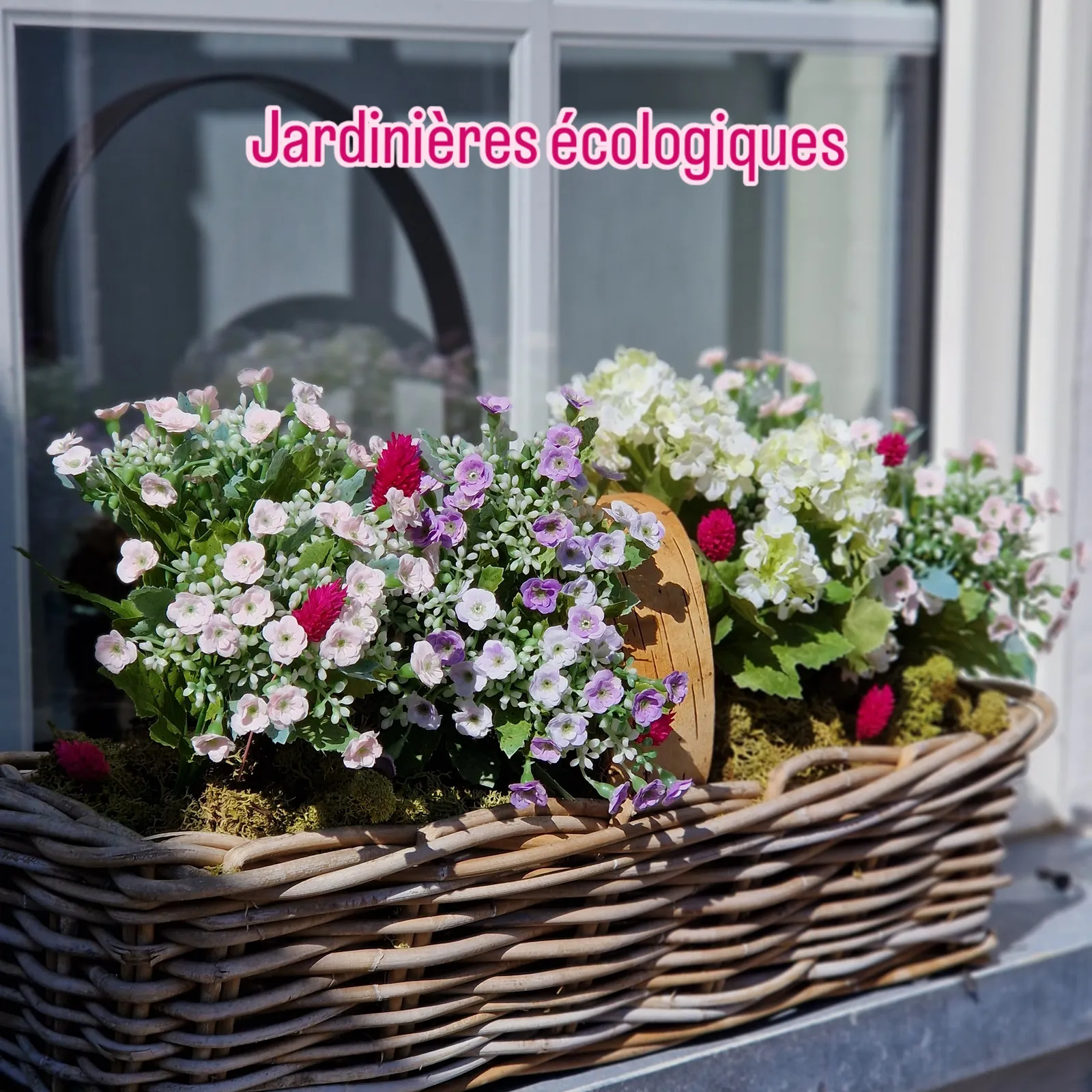 Jardinière fleurie en panier