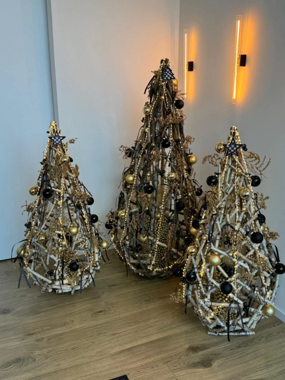 Sapins décoratifs dorés