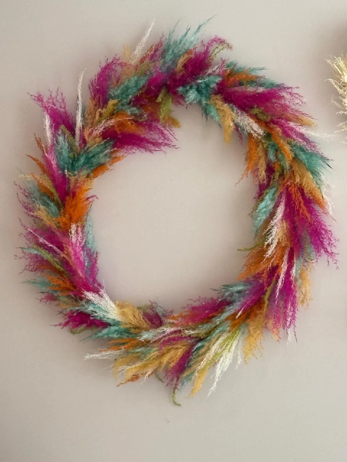 Montage et couronne en fleurs séchées
