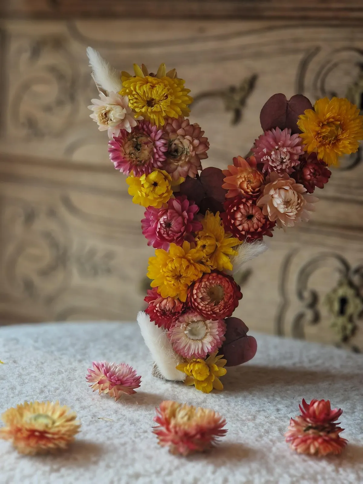 Lettre fleurie en fleurs séchées