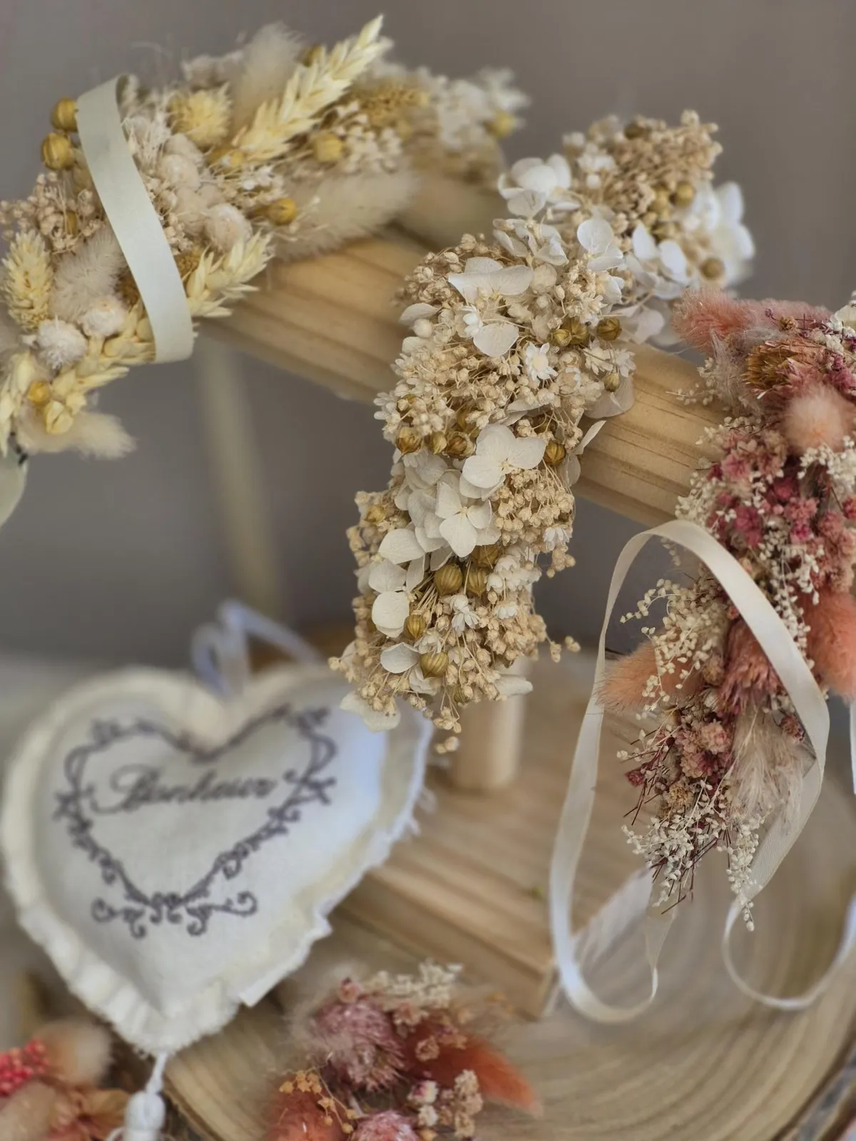 Couronne de tête en fleurs séchées